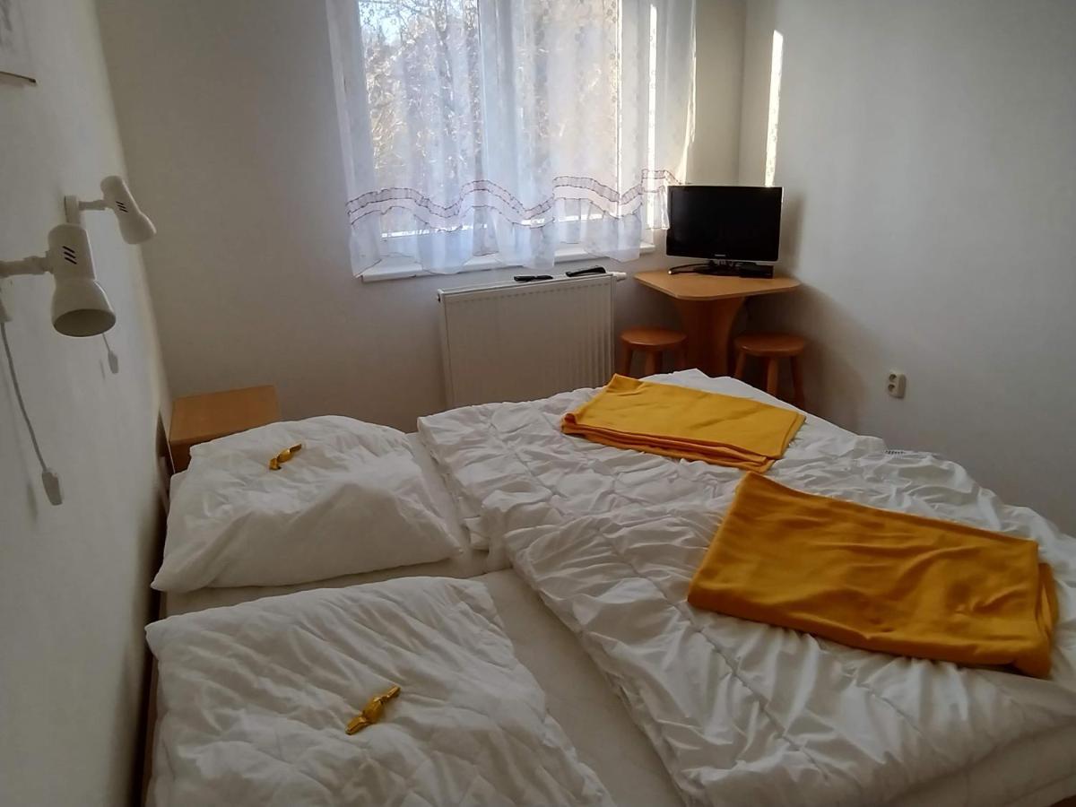 HannaH - Relax dom pod orechom - 2i rodinné štúdio so zdieľanou kuchyňou Trávnica Esterno foto